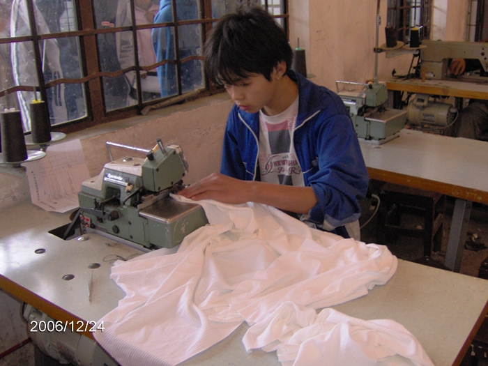 农民工(高速缝纫工)培训_2006-12-24