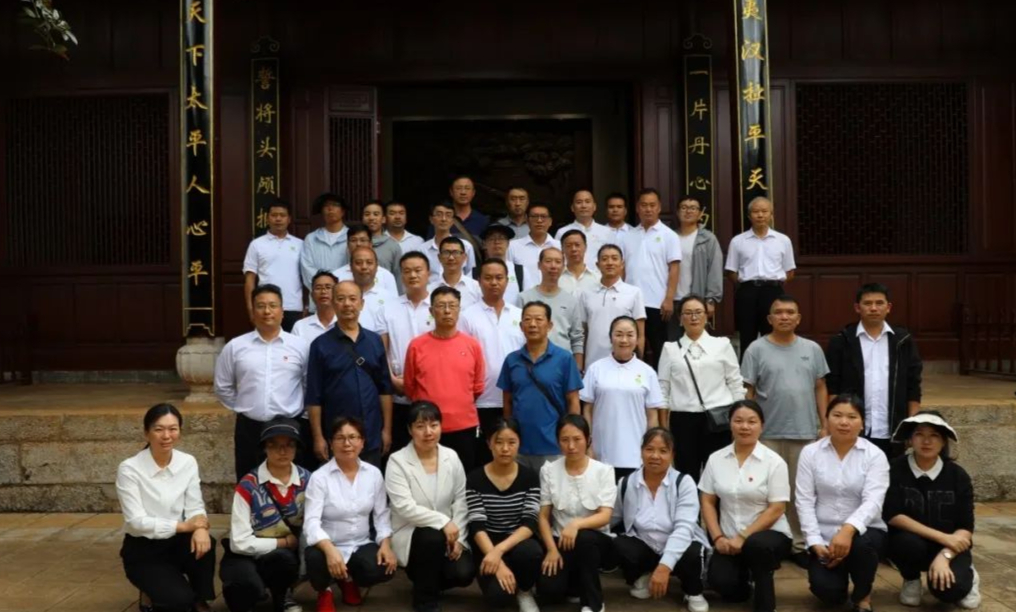 以党建带群建 传承红色基因——校工会组织开展2023年秋游暨爱国主义教育活动